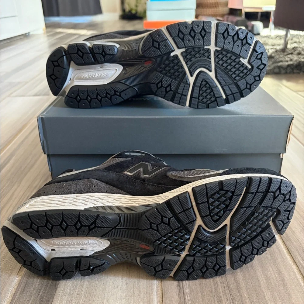 Men's New Balance 2002R Sneakers Shoes - Black Grey U2002RC - Picture 8 of 8